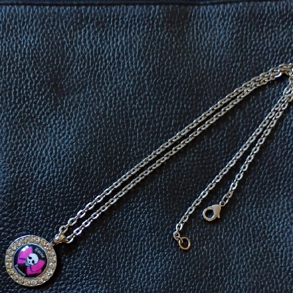 Rare🩷Tarina Tarantino Pink and Silver Skull Necklace - Picture 2 of 3